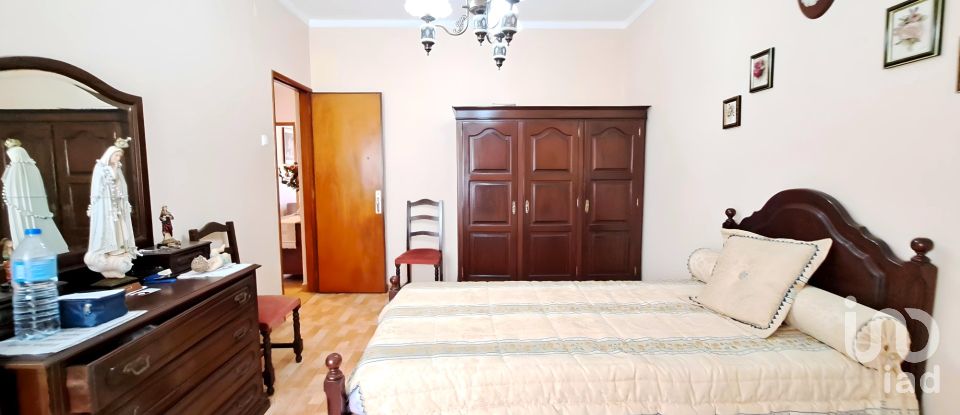 Moradia T3 em Lourinhã e Atalaia de 173 m²