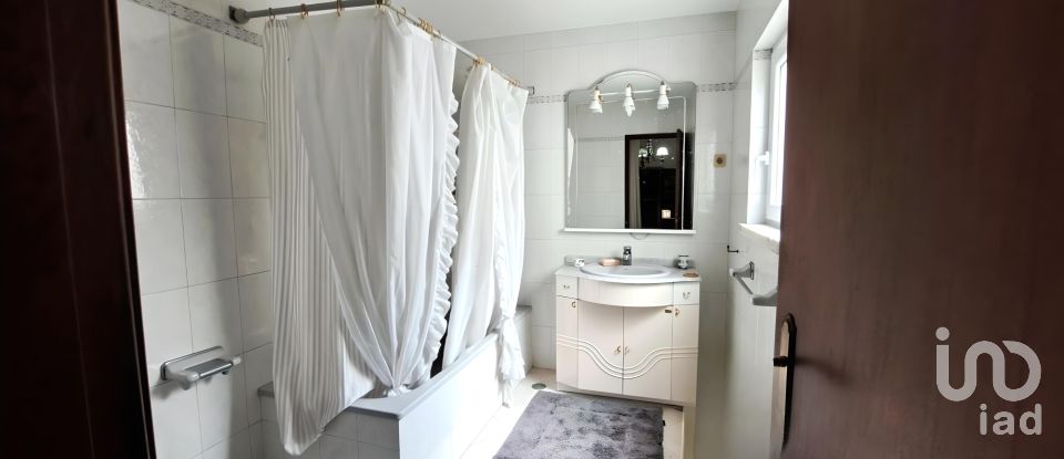 Moradia T3 em Lourinhã e Atalaia de 173 m²