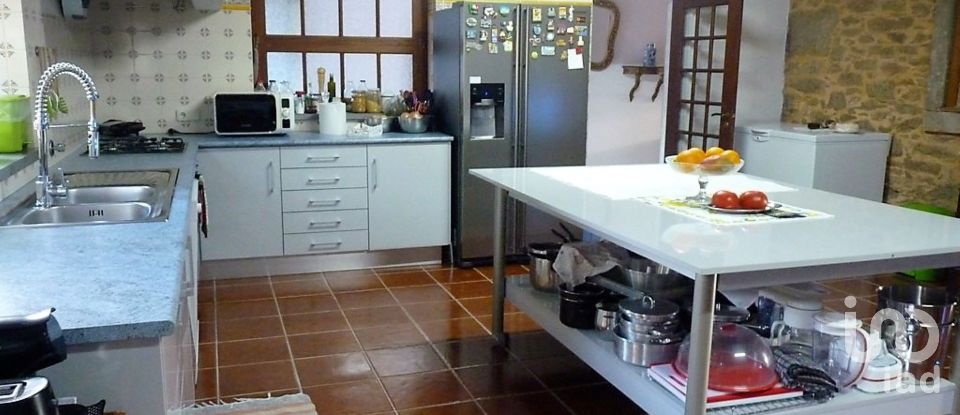 Gîte T4 à Fátima de 664 m²