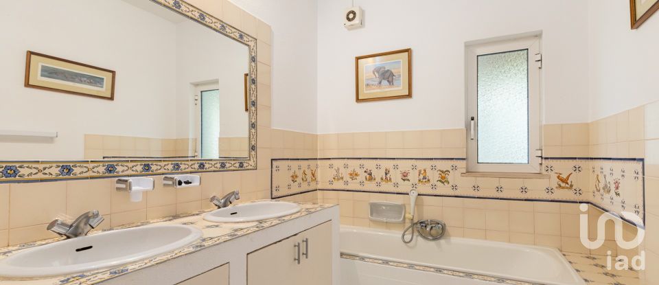 Maison rustique T5 à Marmelete de 354 m²