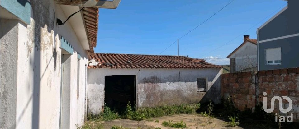 Maison T3 à São Pedro da Cadeira de 117 m²