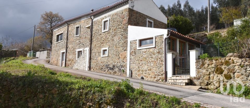 Maison traditionnelle T3 à Espinhal de 213 m²