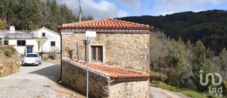 Maison traditionnelle T3 à Espinhal de 213 m²