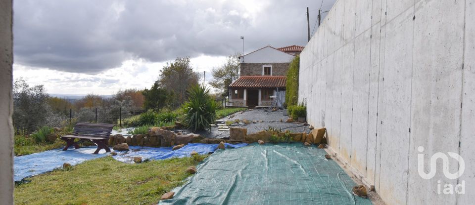 Maison traditionnelle T3 à Espinhal de 213 m²