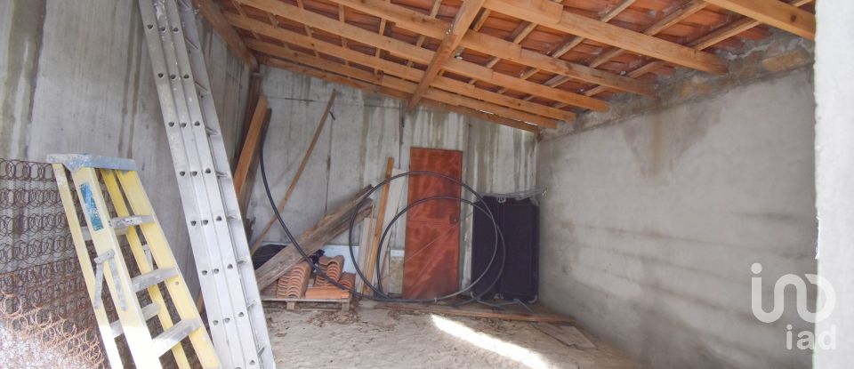 Maison traditionnelle T3 à Espinhal de 213 m²