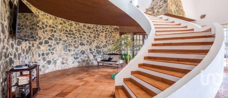 House T4 in Mira de Aire of 662 m²