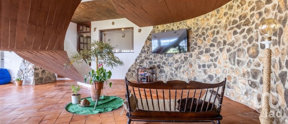 House T4 in Mira de Aire of 662 m²