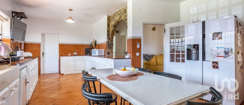 House T4 in Mira de Aire of 662 m²