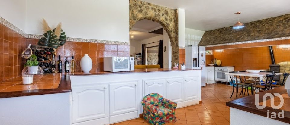 House T4 in Mira de Aire of 662 m²