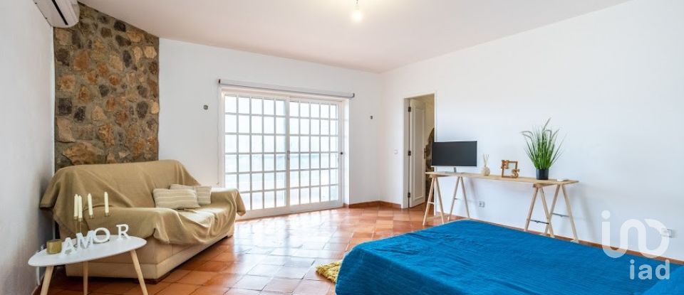 House T4 in Mira de Aire of 662 m²