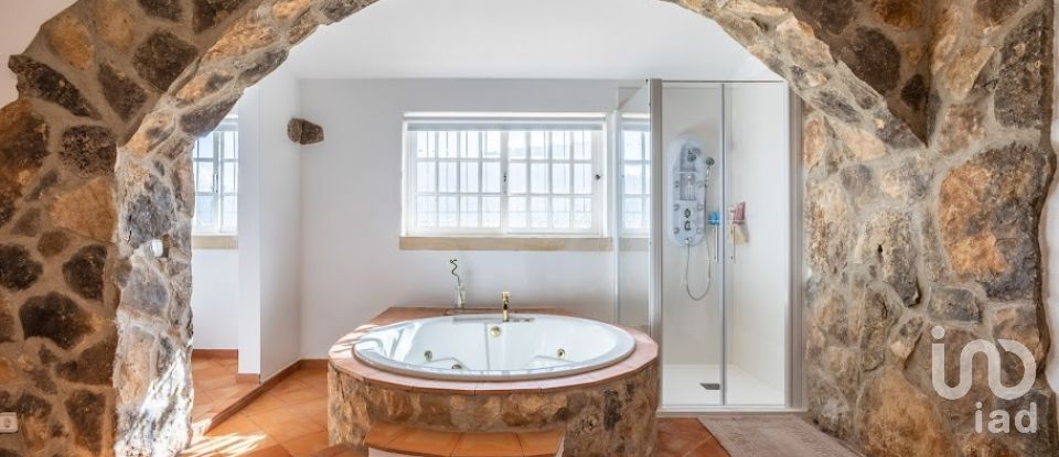 House T4 in Mira de Aire of 662 m²