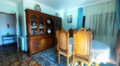 House T4 in Mujães of 260 m²