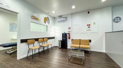 Shop / premises commercial in Meirinhas of 146 m²