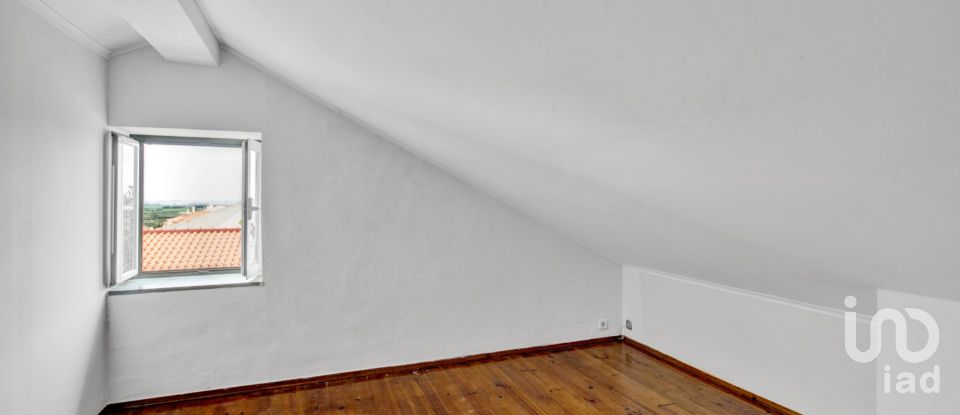 Moradia T5 em Atouguia da Baleia de 192 m²