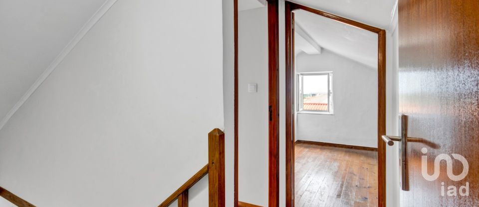 Moradia T5 em Atouguia da Baleia de 192 m²