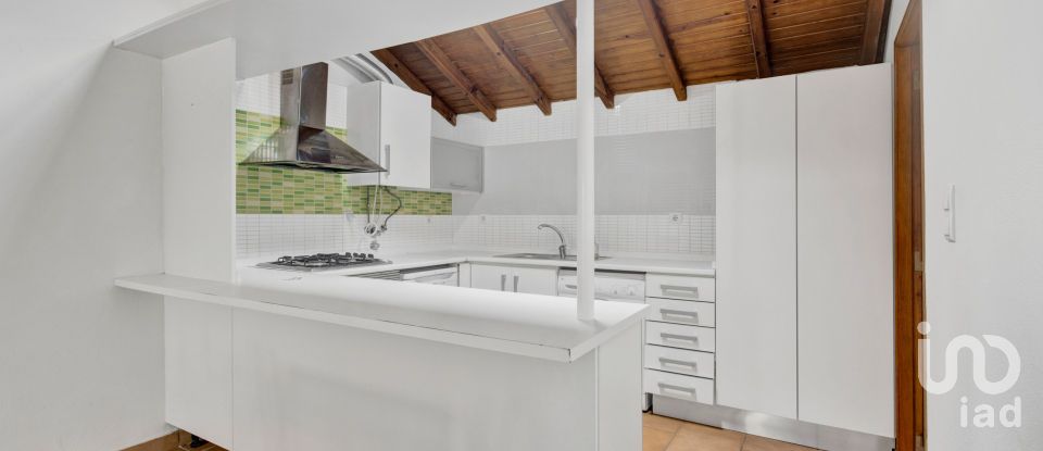 Moradia T5 em Atouguia da Baleia de 192 m²