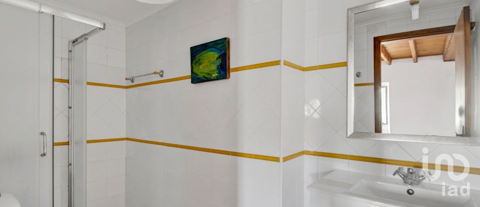 Moradia T5 em Atouguia da Baleia de 192 m²