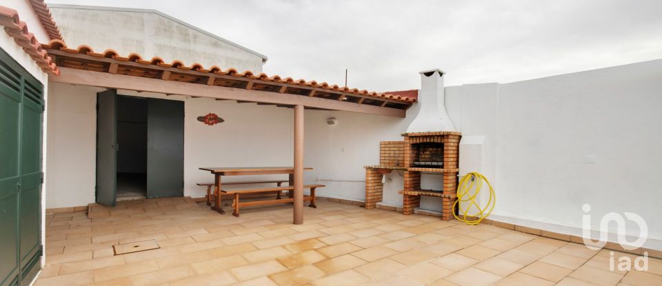 Moradia T5 em Atouguia da Baleia de 192 m²