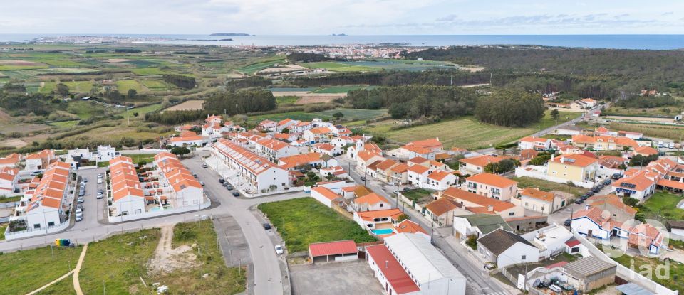 Moradia T5 em Atouguia da Baleia de 192 m²