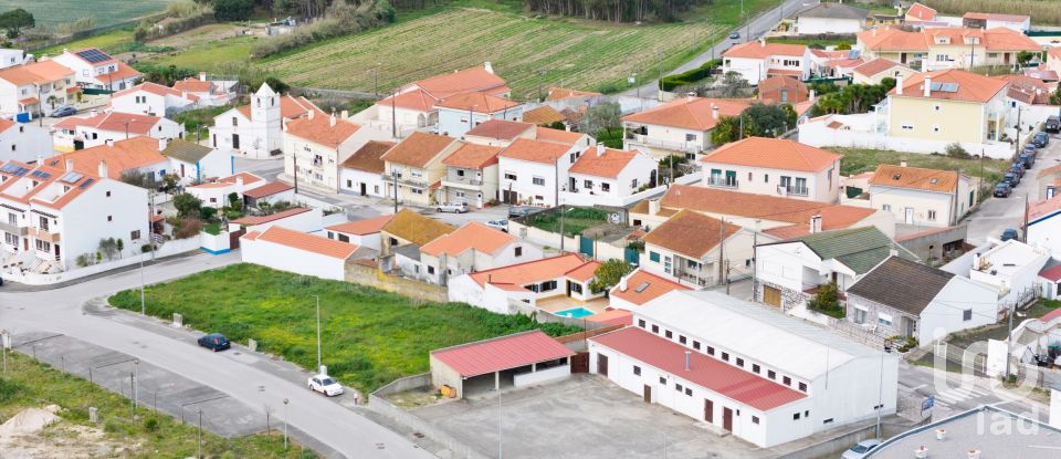 Moradia T5 em Atouguia da Baleia de 192 m²