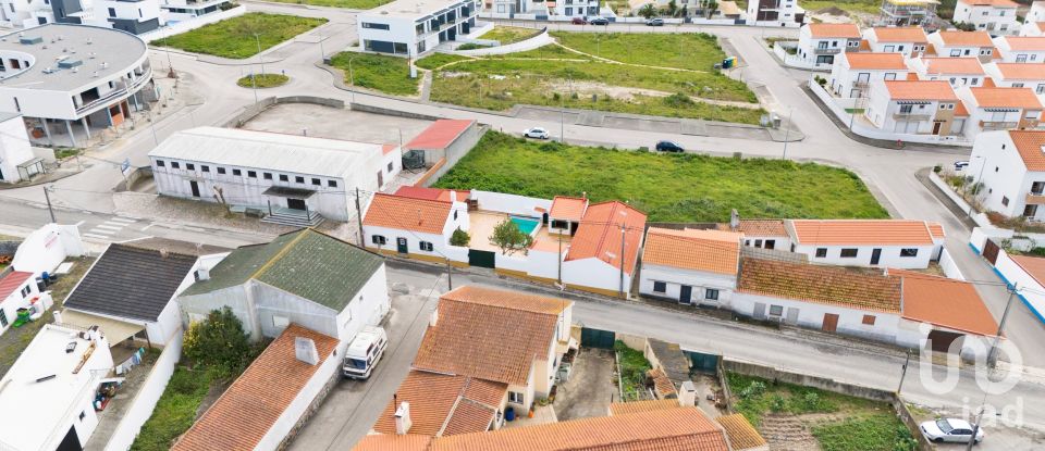 Moradia T5 em Atouguia da Baleia de 192 m²