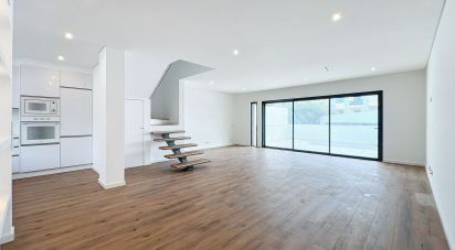 Moradia T3 em Faro (Sé e São Pedro) de 145 m²