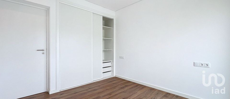 House T3 in Faro (Sé e São Pedro) of 145 m²