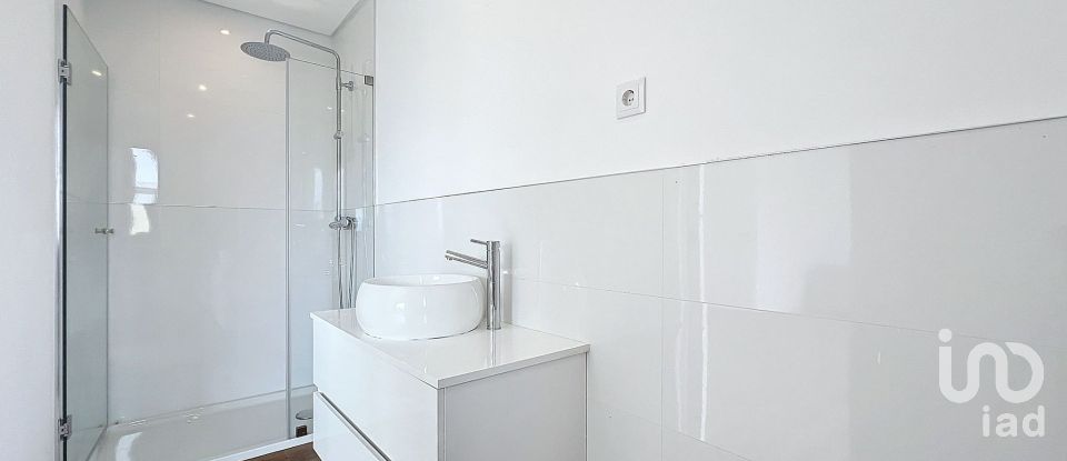 House T3 in Faro (Sé e São Pedro) of 145 m²