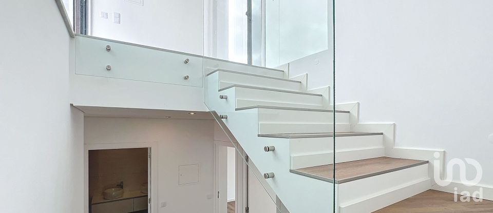 House T3 in Faro (Sé e São Pedro) of 145 m²