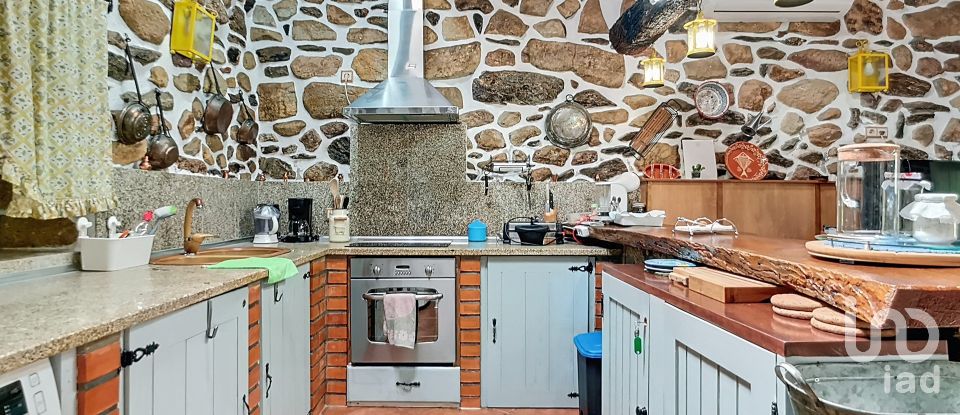 Moradia T2 em Arnóia de 144 m²