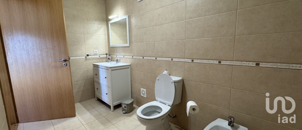 House T4 in Vila Facaia of 479 m²