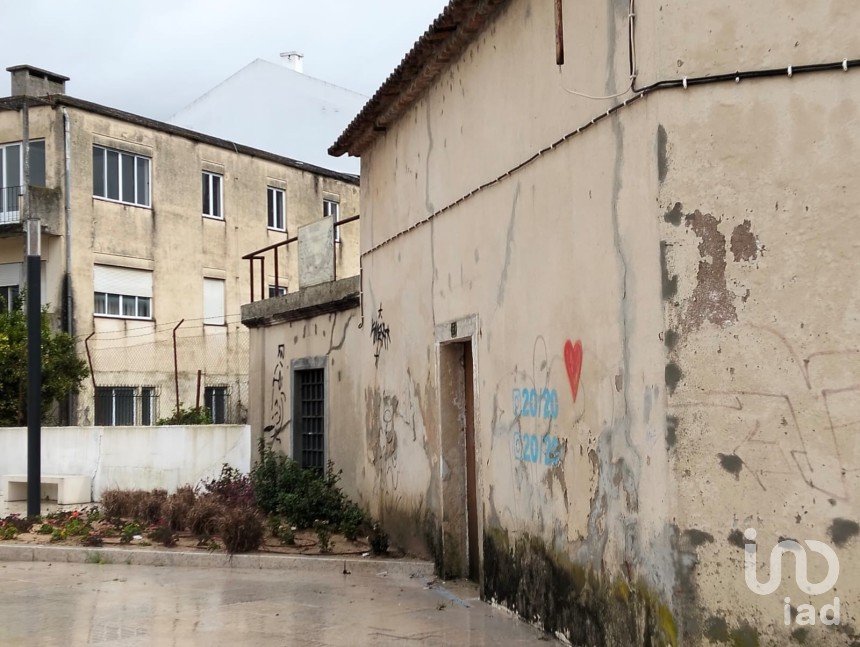 Terrain à bâtir à Torres Novas (Santa Maria, Salvador e Santiago) de 433 m²