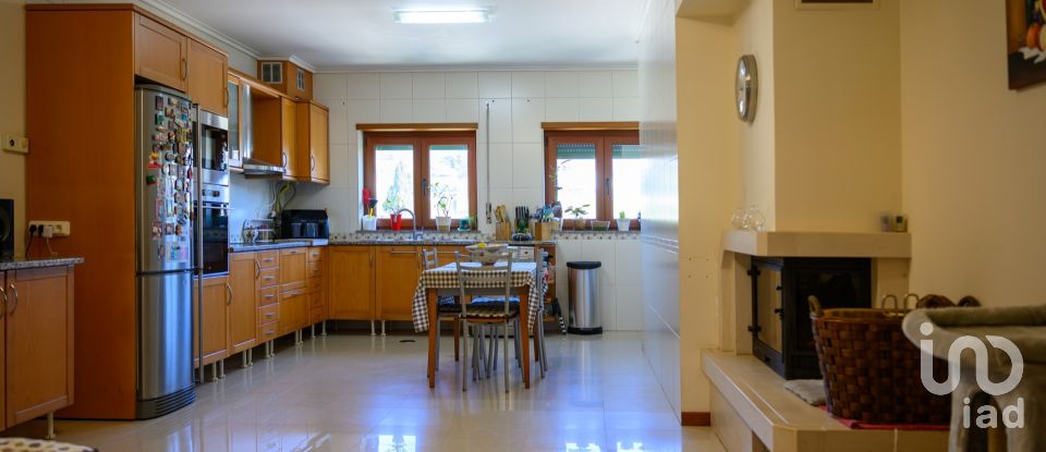 Maison T4 à Oliveira do Bairro de 457 m²