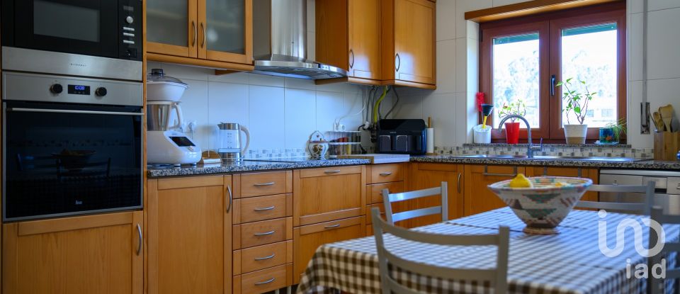 Maison T4 à Oliveira do Bairro de 457 m²