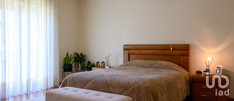 Maison T4 à Oliveira do Bairro de 457 m²