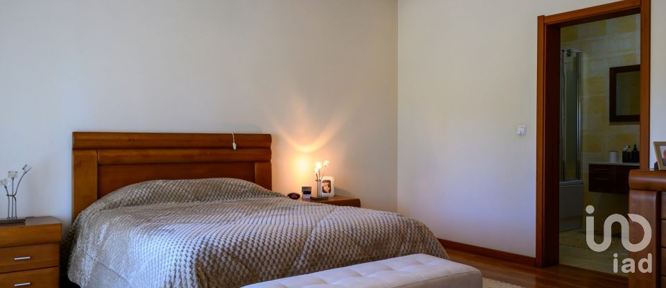 Maison T4 à Oliveira do Bairro de 457 m²