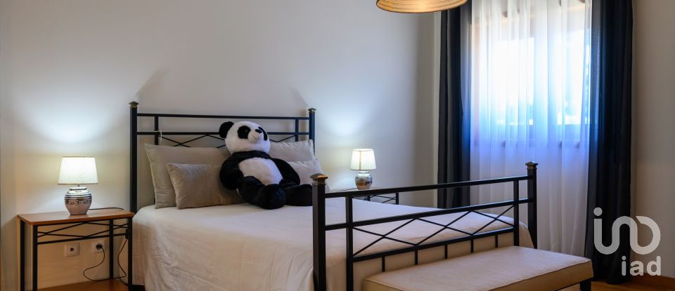 Maison T4 à Oliveira do Bairro de 457 m²