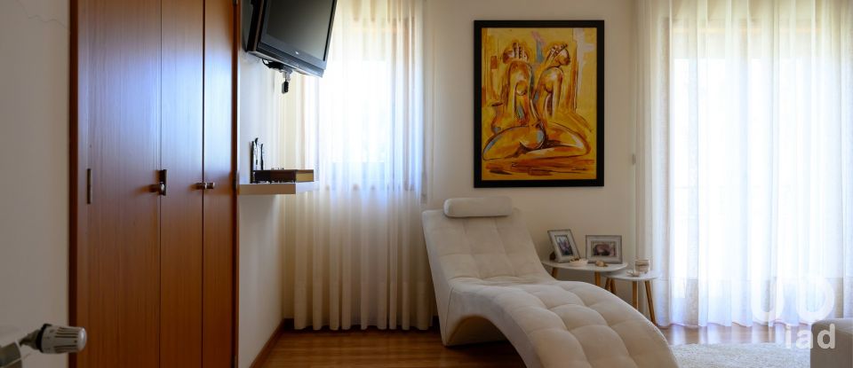 Maison T4 à Oliveira do Bairro de 457 m²