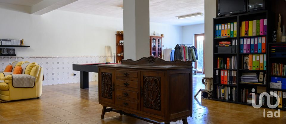 Maison T4 à Oliveira do Bairro de 457 m²