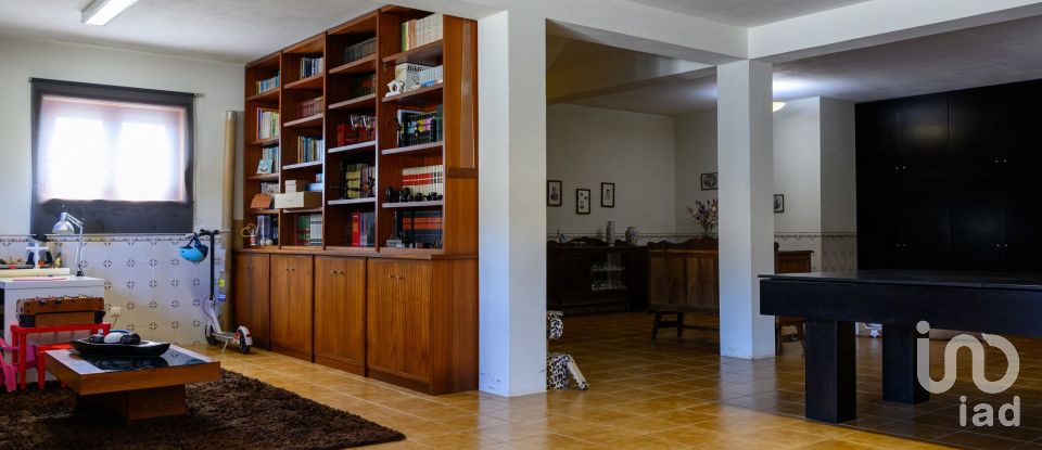 Maison T4 à Oliveira do Bairro de 457 m²