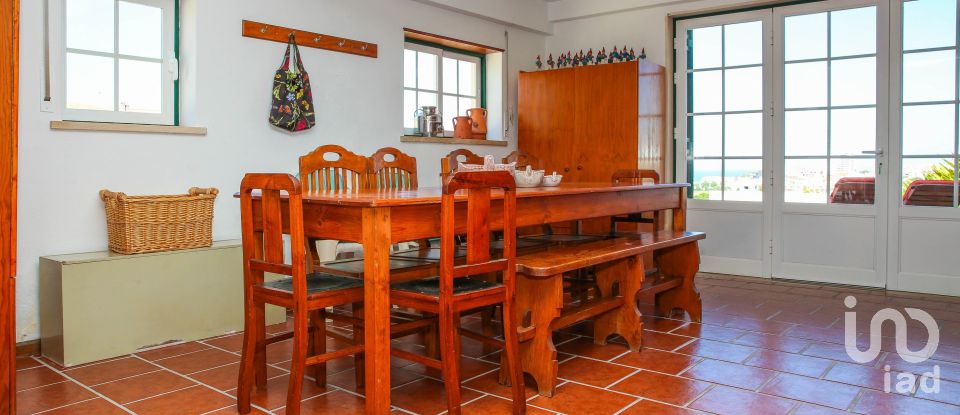 House T3 in Lourinhã e Atalaia of 152 m²