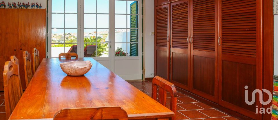 House T3 in Lourinhã e Atalaia of 152 m²