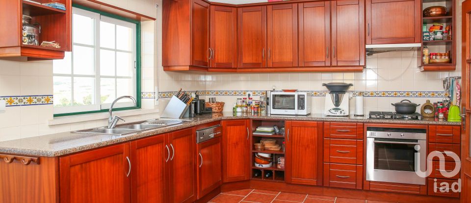 House T3 in Lourinhã e Atalaia of 152 m²