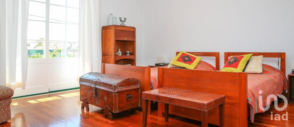 House T3 in Lourinhã e Atalaia of 152 m²