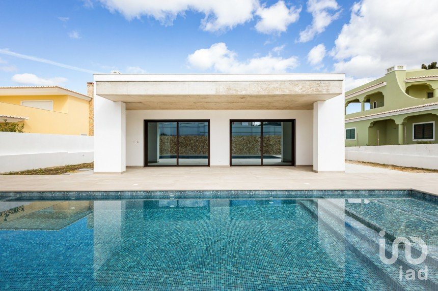 Maison T3 à Mexilhoeira Grande de 237 m²