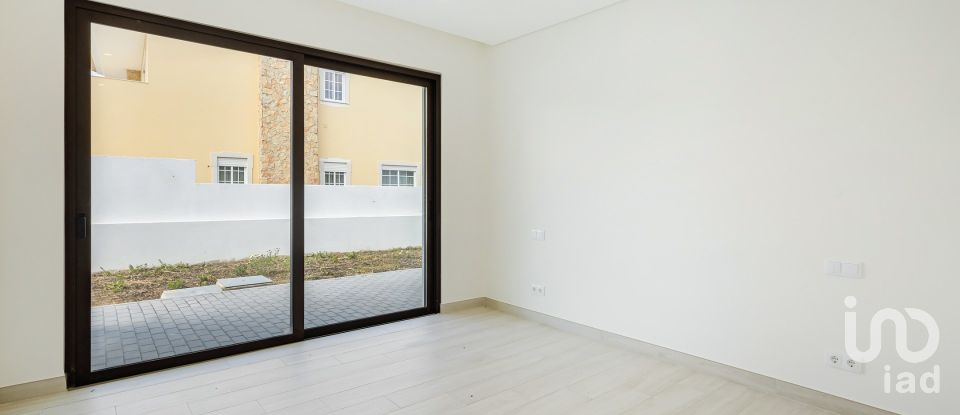 Maison T3 à Mexilhoeira Grande de 237 m²