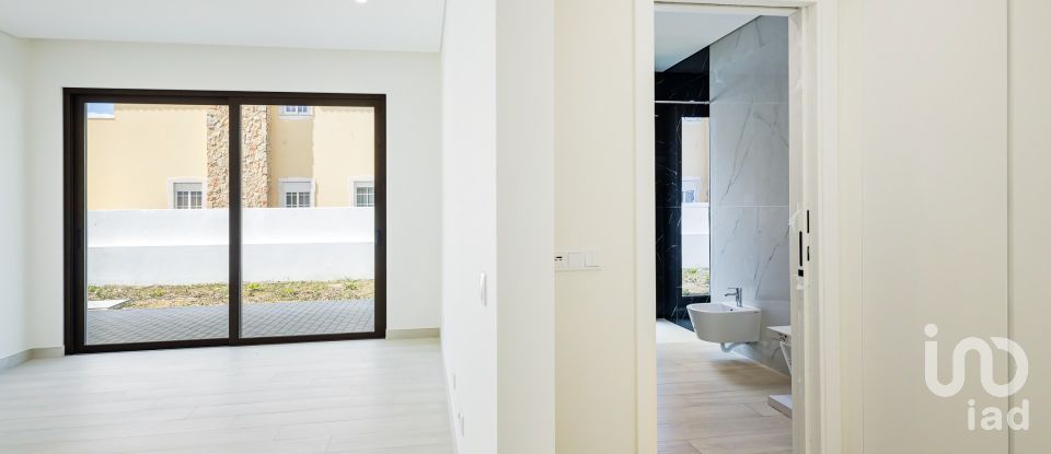 Maison T3 à Mexilhoeira Grande de 237 m²