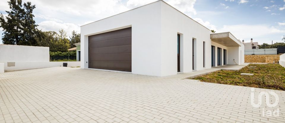 Maison T3 à Mexilhoeira Grande de 237 m²