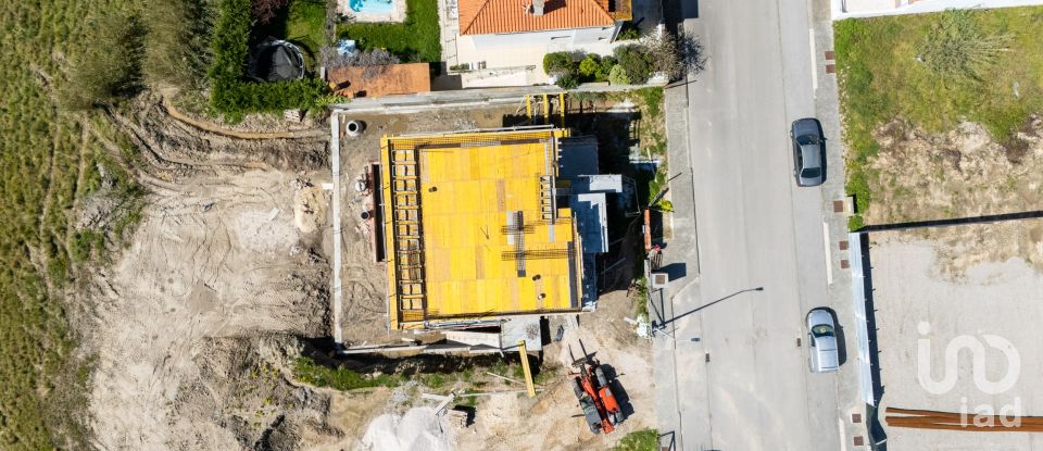 Moradia T4 em Atouguia da Baleia de 251 m²