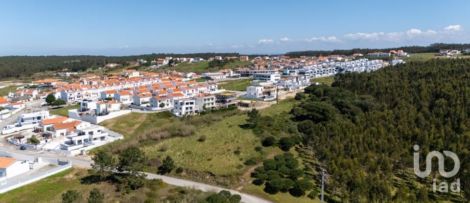 Moradia T4 em Atouguia da Baleia de 251 m²